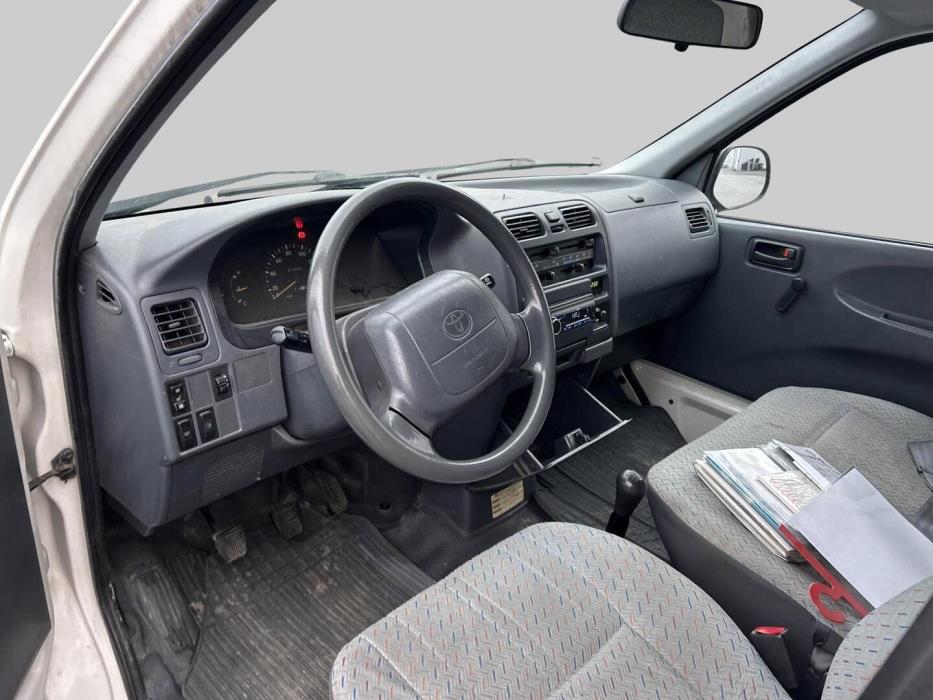 TOYOTA Hiace 2000