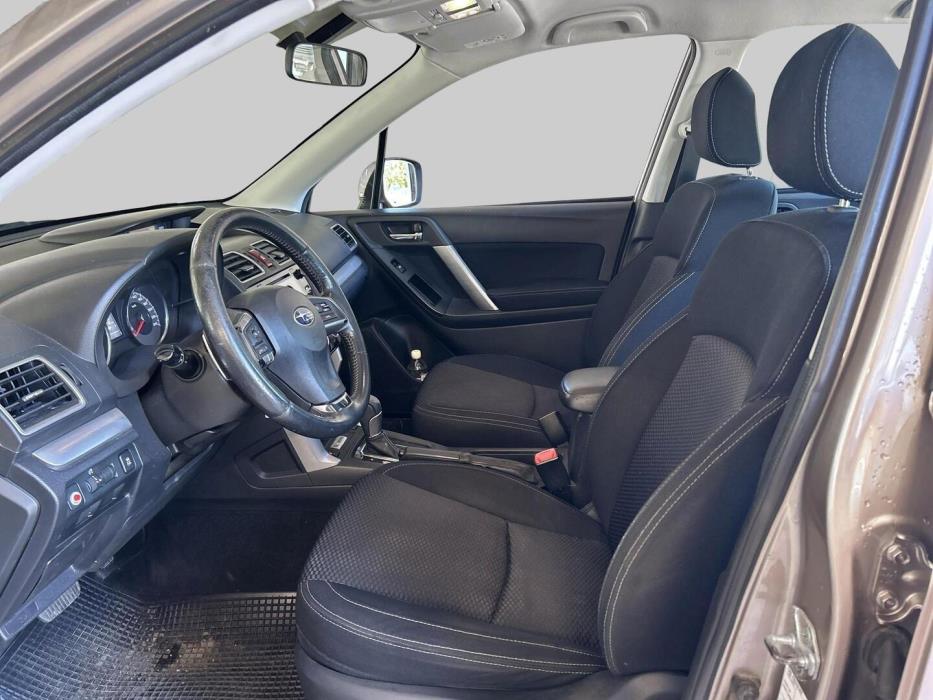 SUBARU Forester 2015