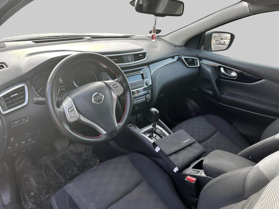 NISSAN Qashqai 2015