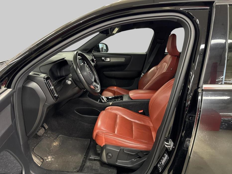 VOLVO XC40 2019