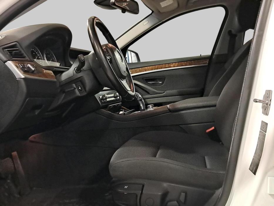 BMW 523 2010