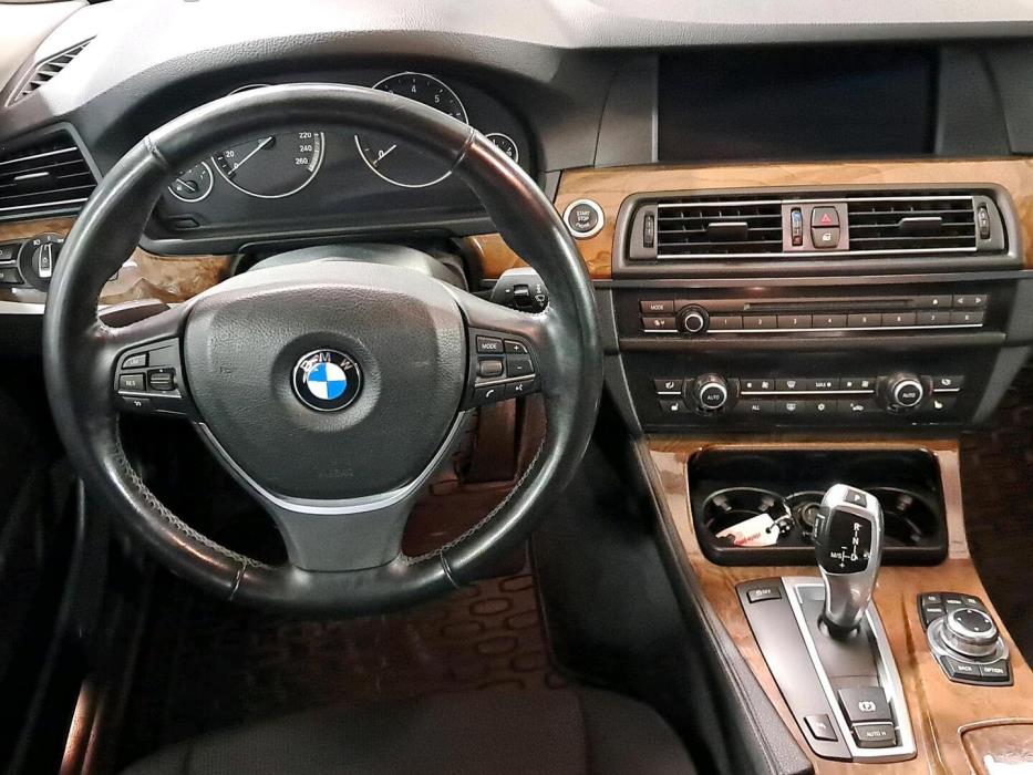 BMW 523 2010