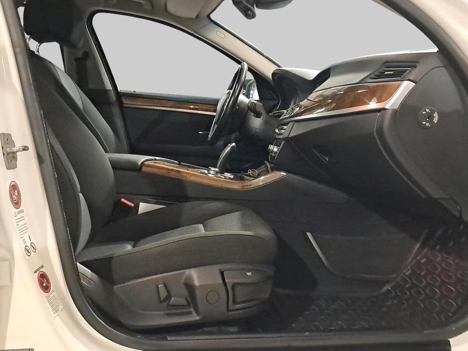 BMW 523 2010
