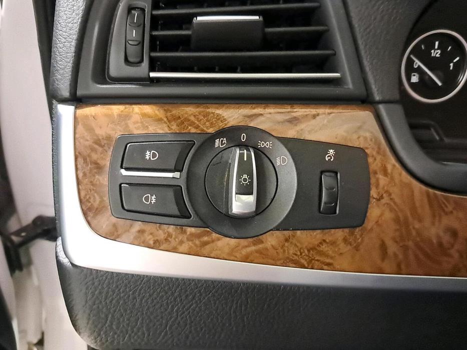 BMW 523 2010