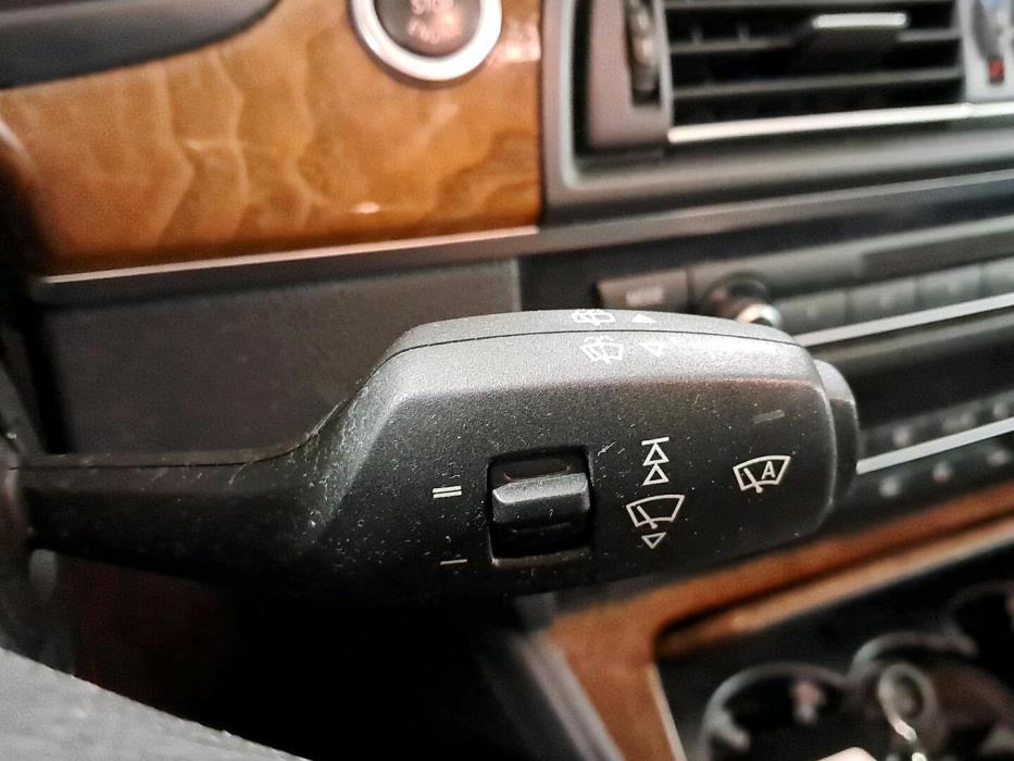 BMW 523 2010