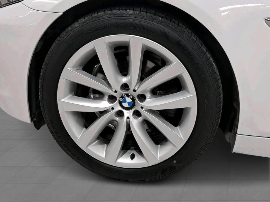 BMW 523 2010