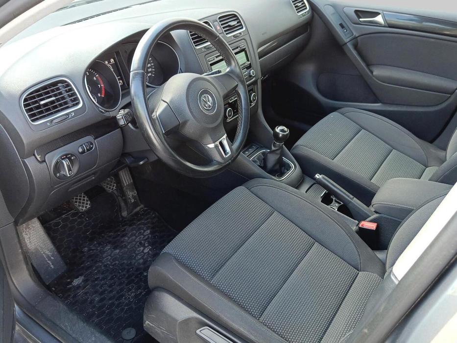 VOLKSWAGEN Golf 2012
