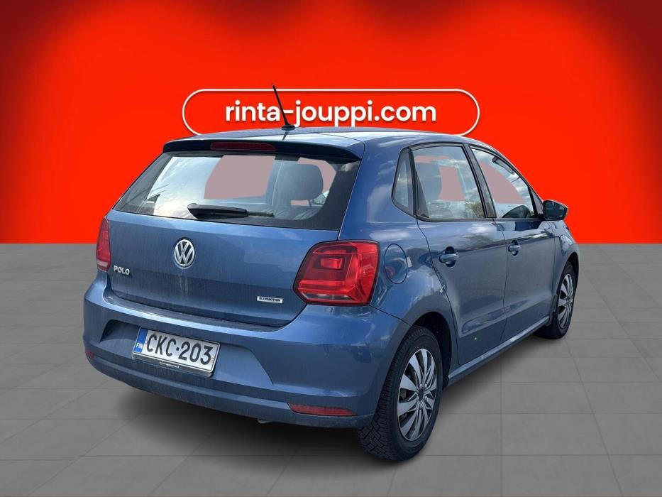 VOLKSWAGEN Polo 2015