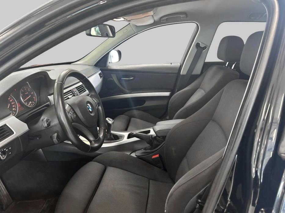 BMW 320 2009