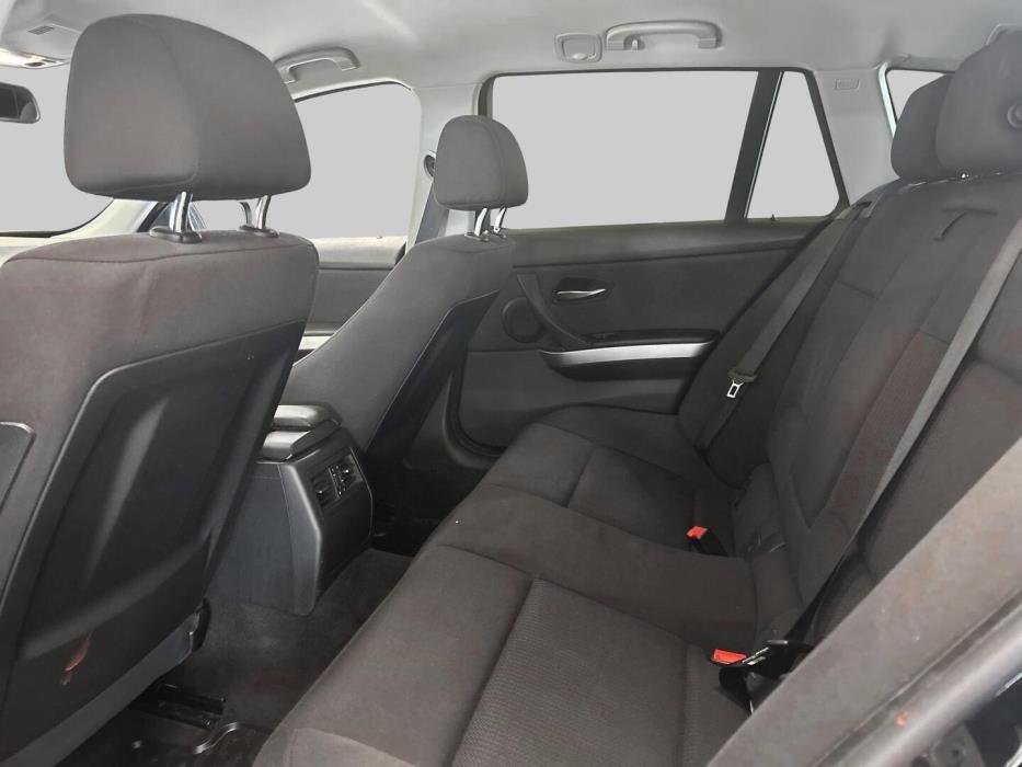 BMW 320 2009