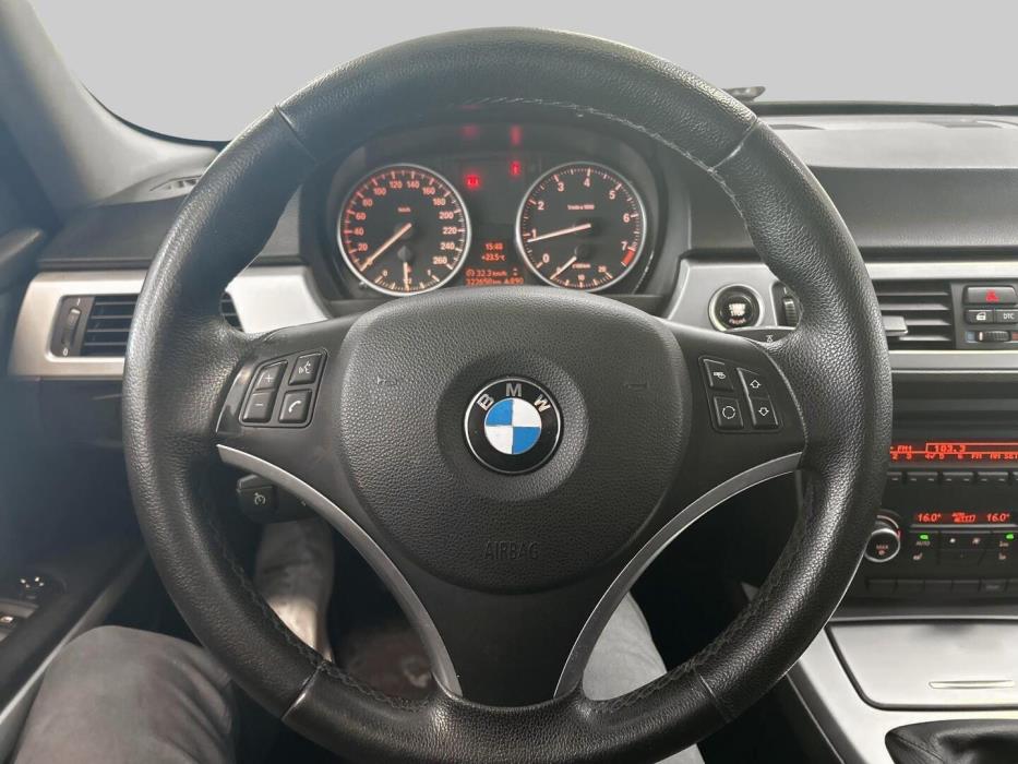 BMW 320 2009