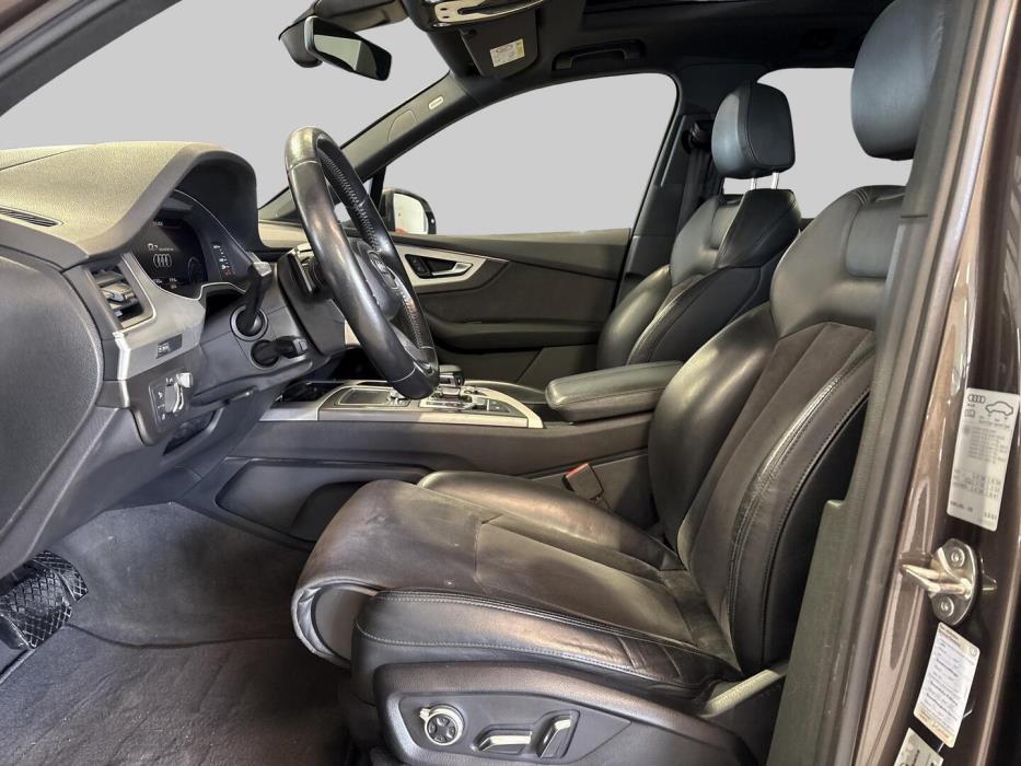 AUDI Q7 2015