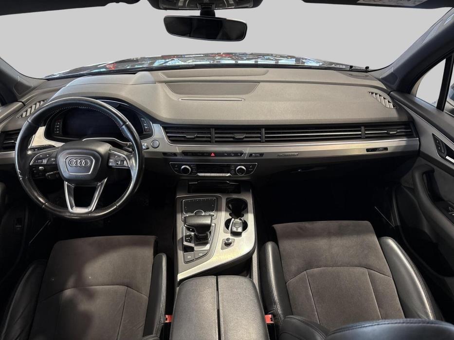 AUDI Q7 2015