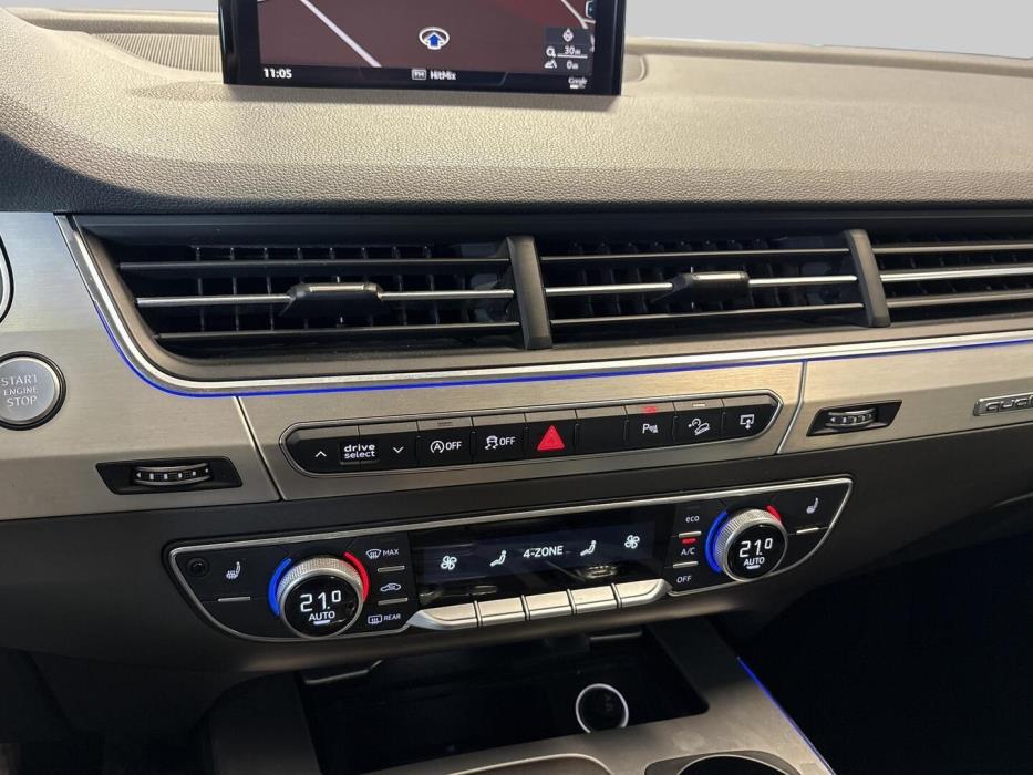 AUDI Q7 2015
