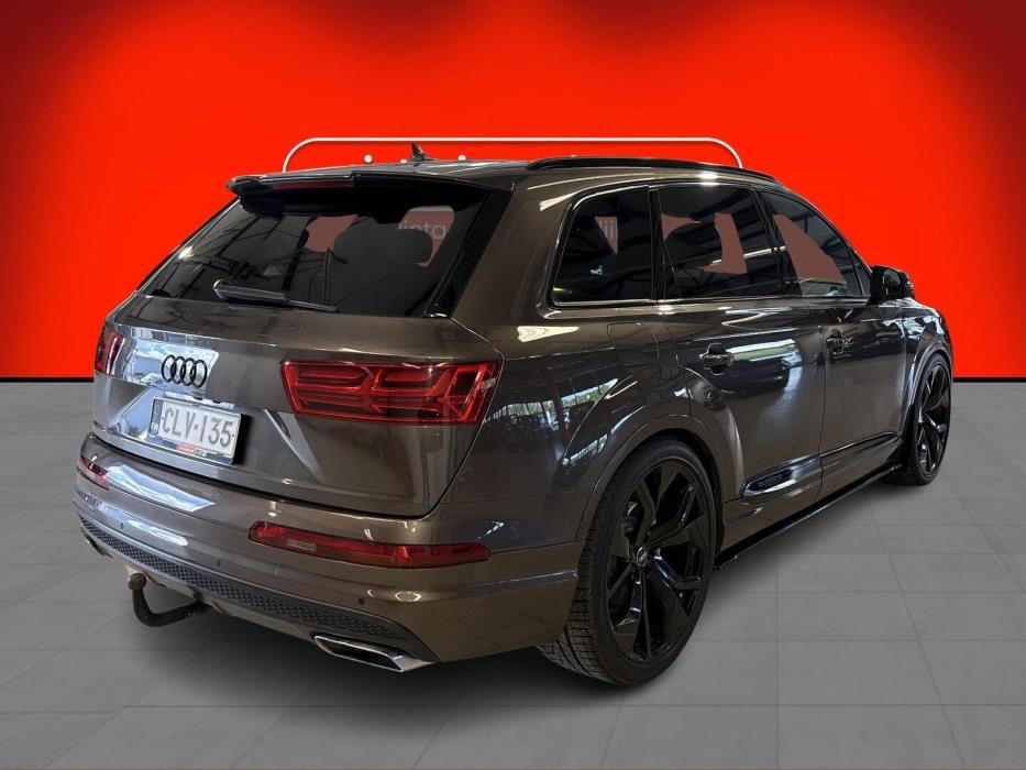 AUDI Q7 2015