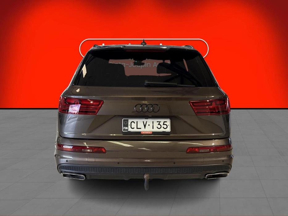 AUDI Q7 2015