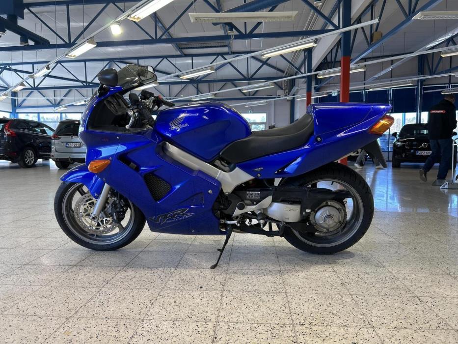 HONDA VFR 2001
