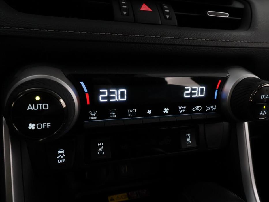 TOYOTA RAV4 2025