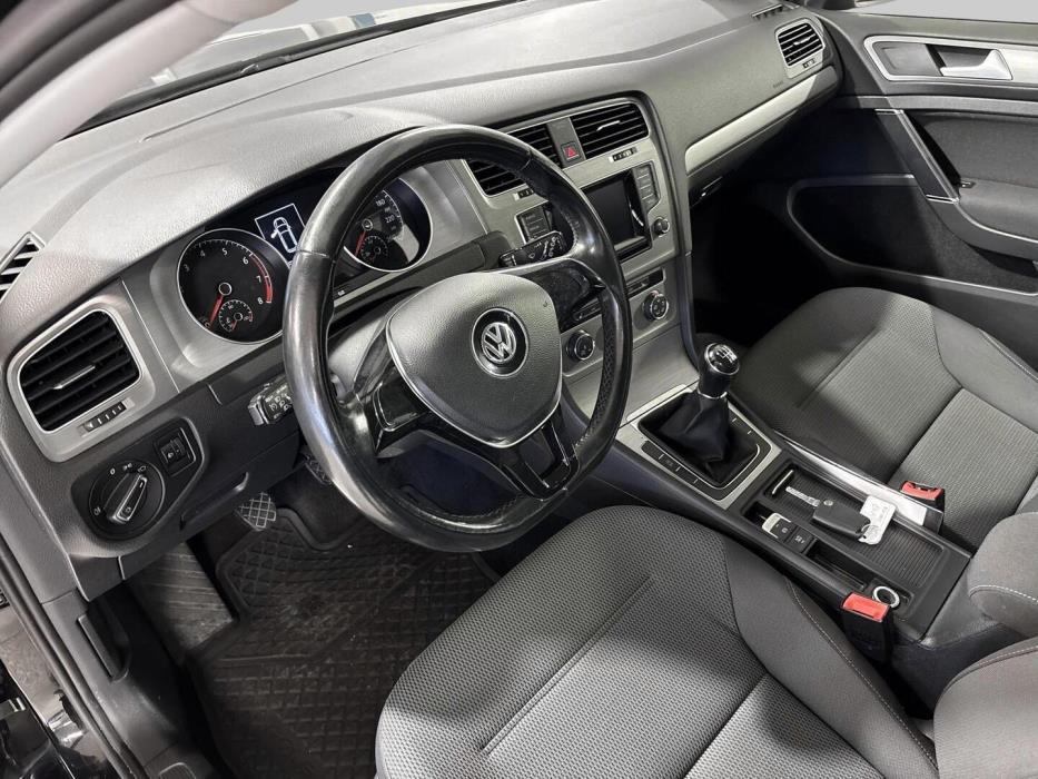 VOLKSWAGEN Golf 2015