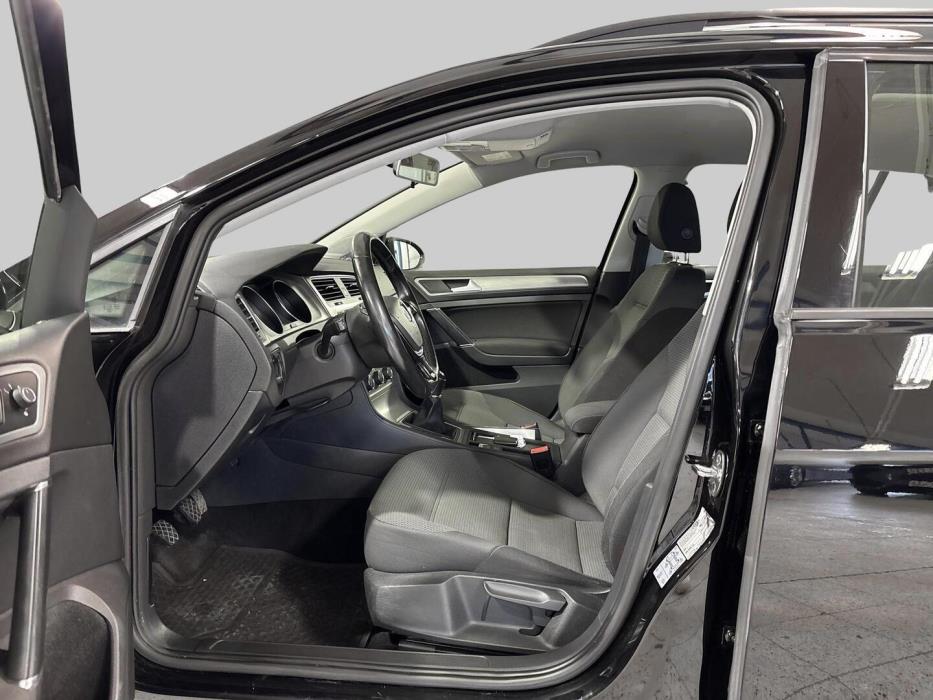 VOLKSWAGEN Golf 2015