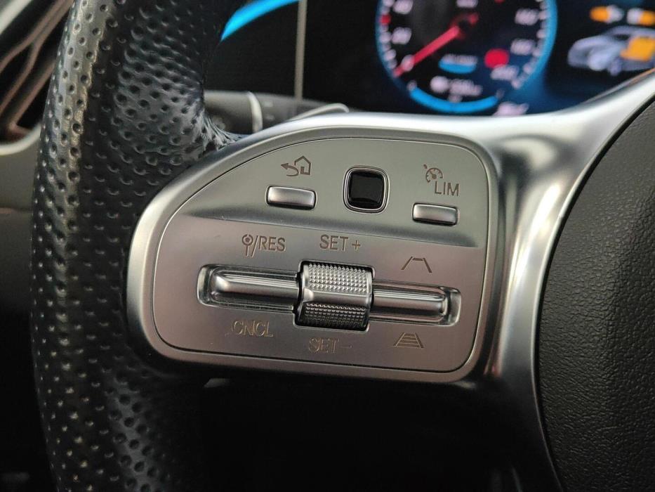 MERCEDES-BENZ EQC 2020