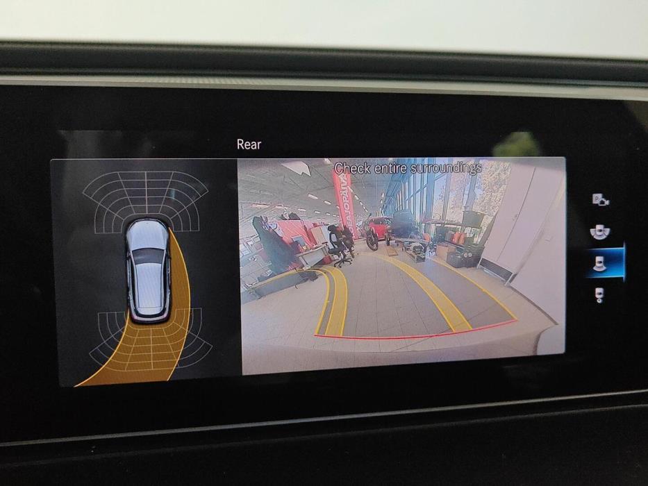 MERCEDES-BENZ EQC 2020