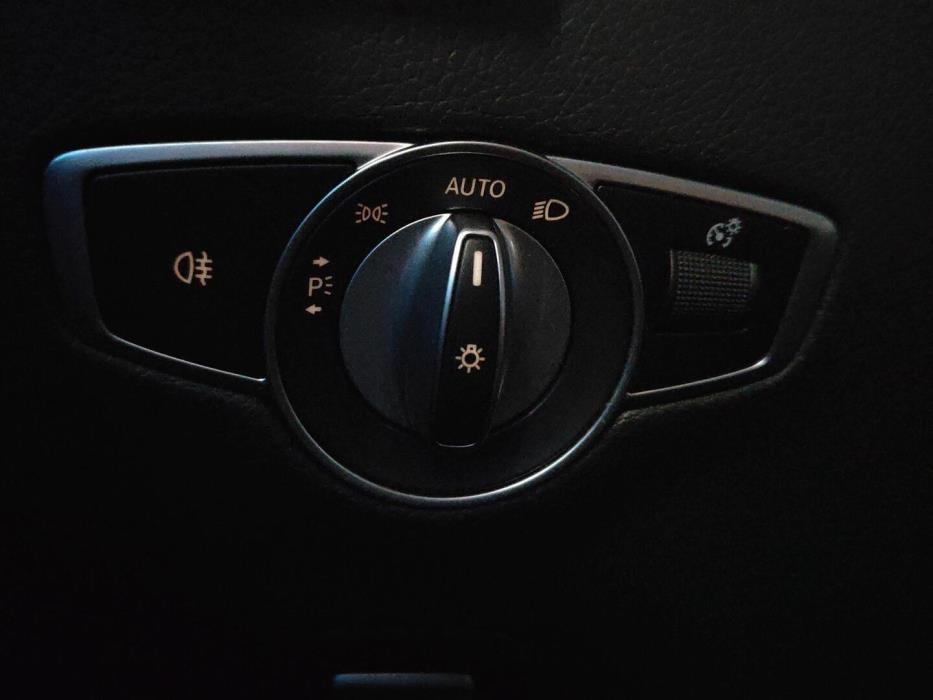 MERCEDES-BENZ EQC 2020