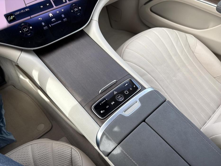MERCEDES-BENZ EQS 2022