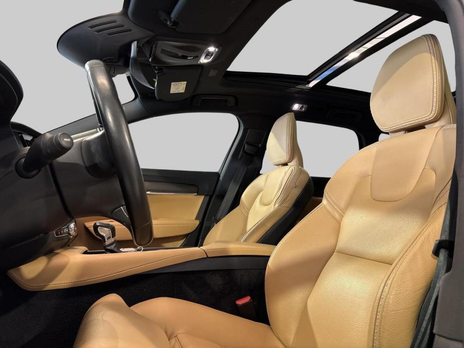 VOLVO V90 Cross Country 2021