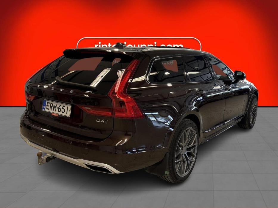VOLVO V90 Cross Country 2021