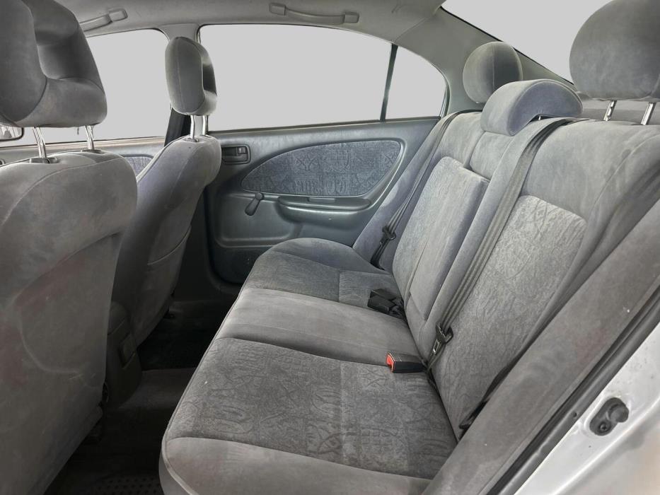 TOYOTA Avensis 2000