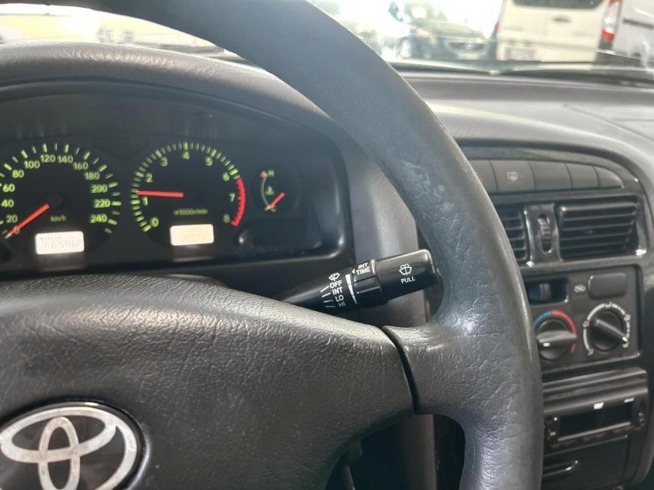 TOYOTA Avensis 2000
