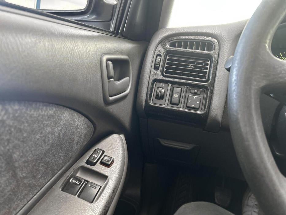 TOYOTA Avensis 2000
