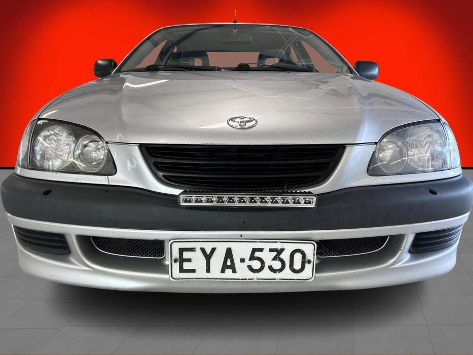 TOYOTA Avensis 2000