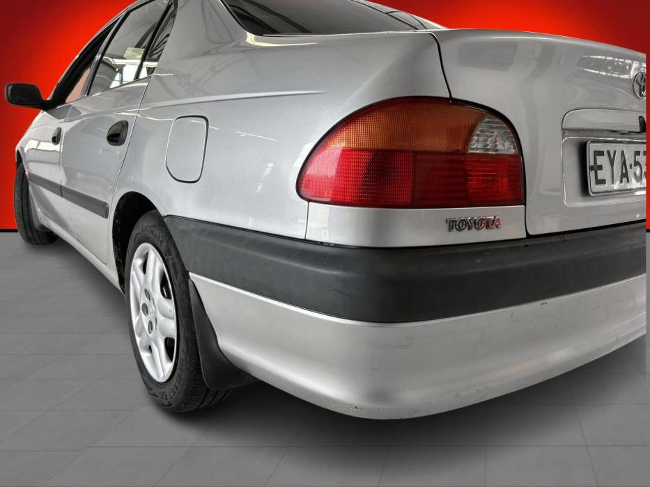 TOYOTA Avensis 2000