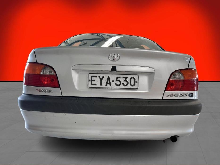 TOYOTA Avensis 2000