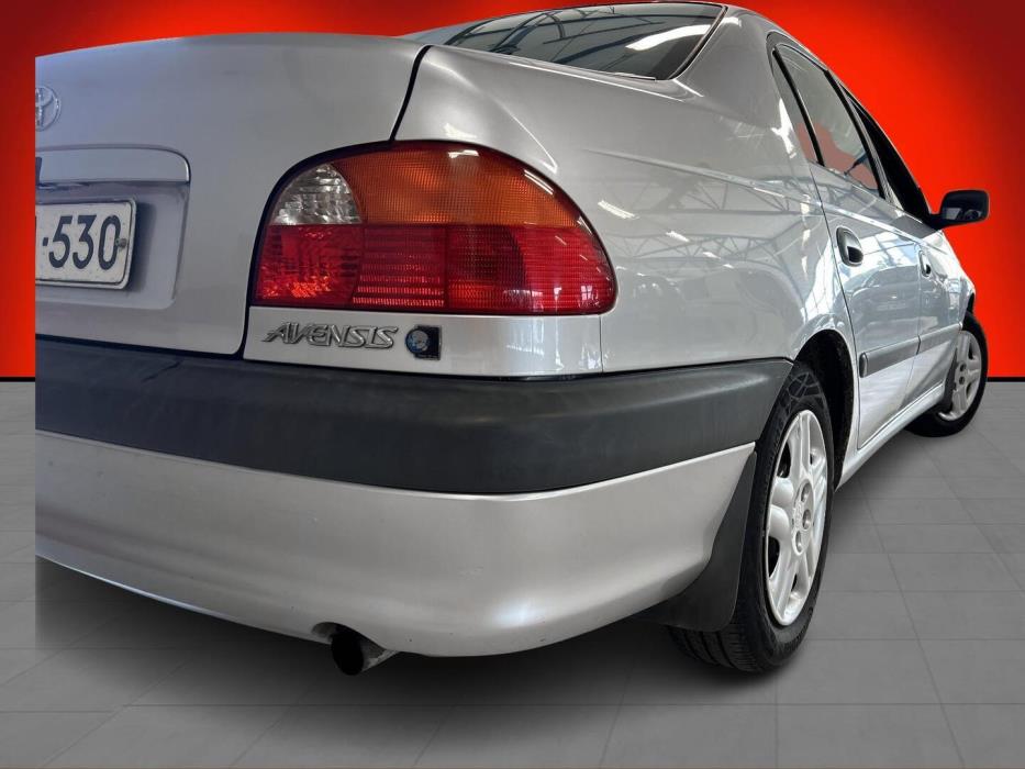 TOYOTA Avensis 2000