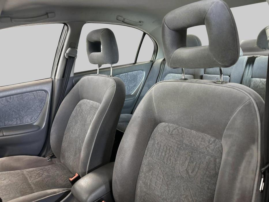 TOYOTA Avensis 2000