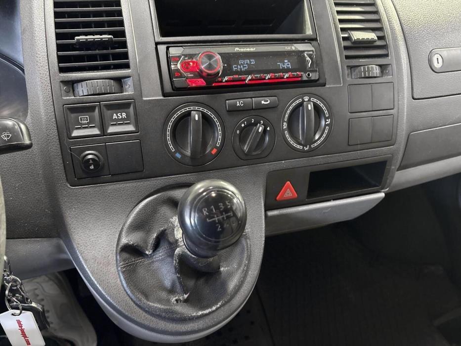 VOLKSWAGEN Transporter 2006