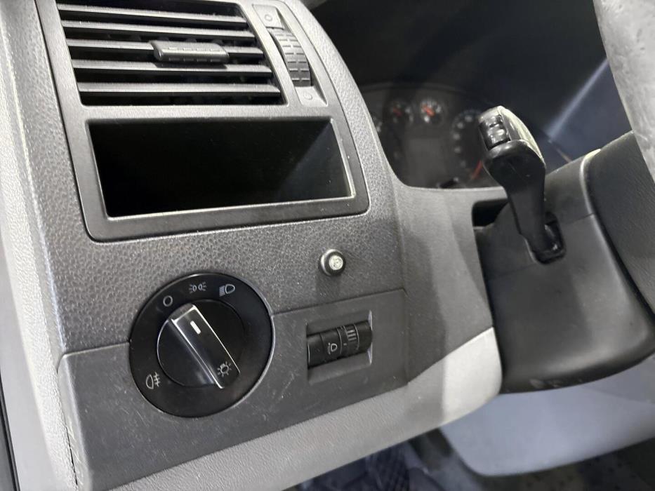 VOLKSWAGEN Transporter 2006