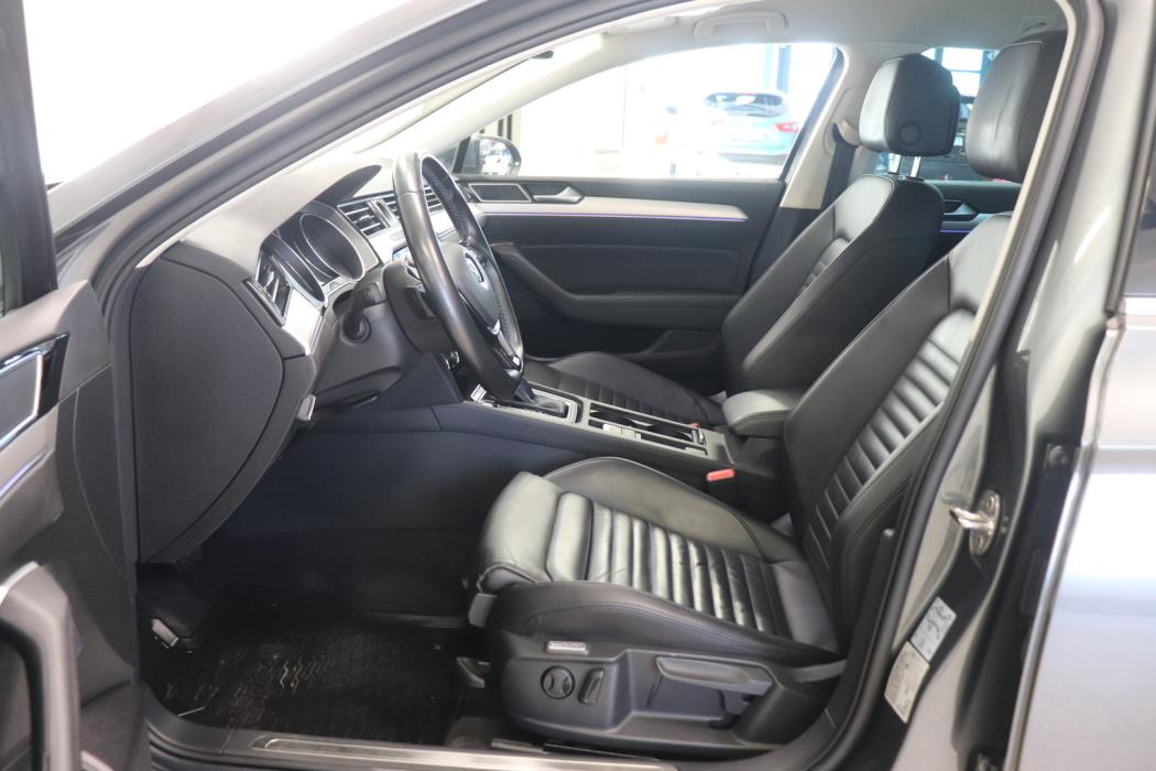 VOLKSWAGEN PASSAT 2017