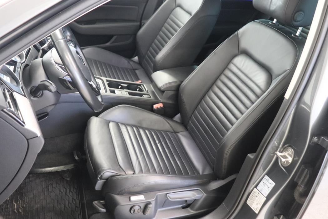 VOLKSWAGEN PASSAT 2017