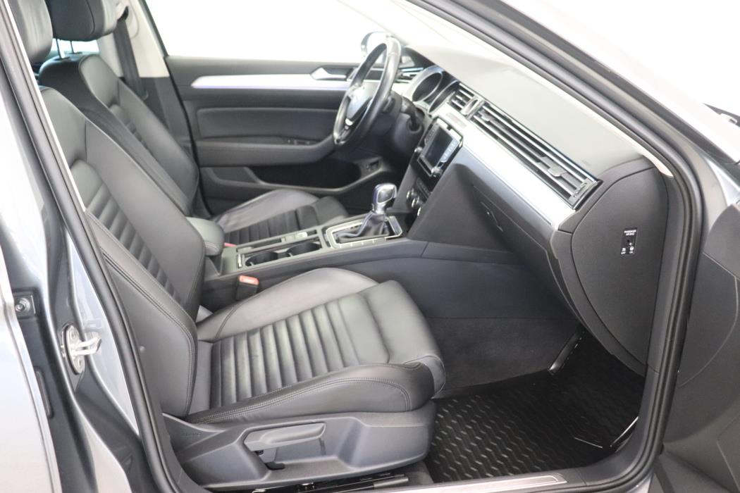 VOLKSWAGEN PASSAT 2017