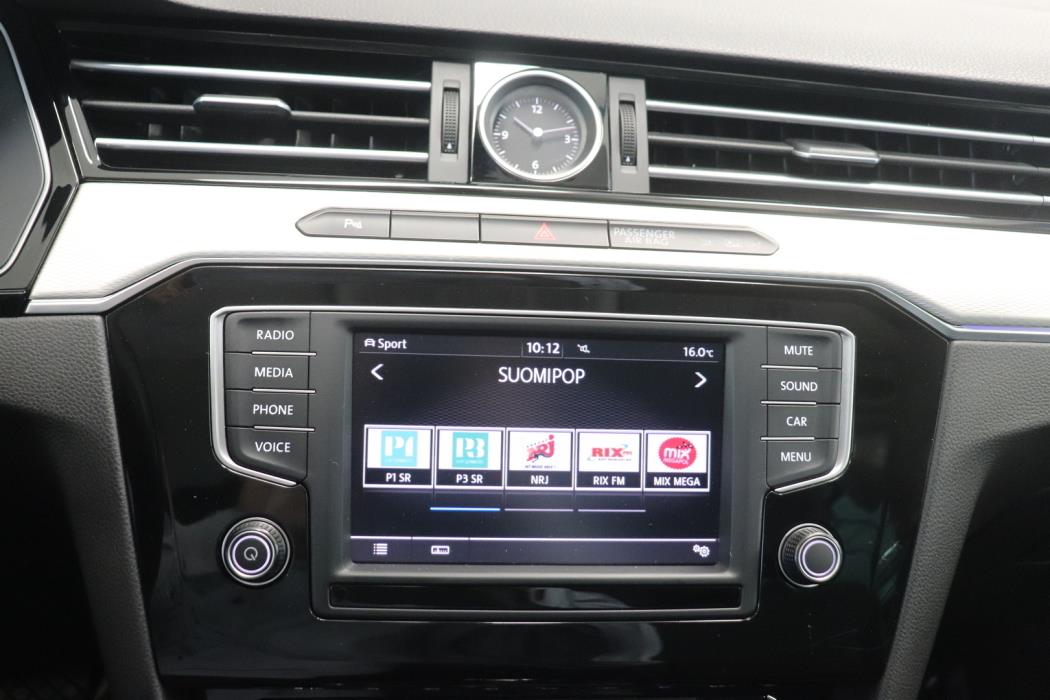 VOLKSWAGEN PASSAT 2017