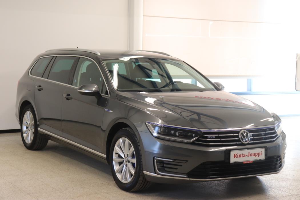 VOLKSWAGEN PASSAT 2017
