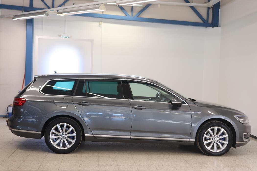 VOLKSWAGEN PASSAT 2017