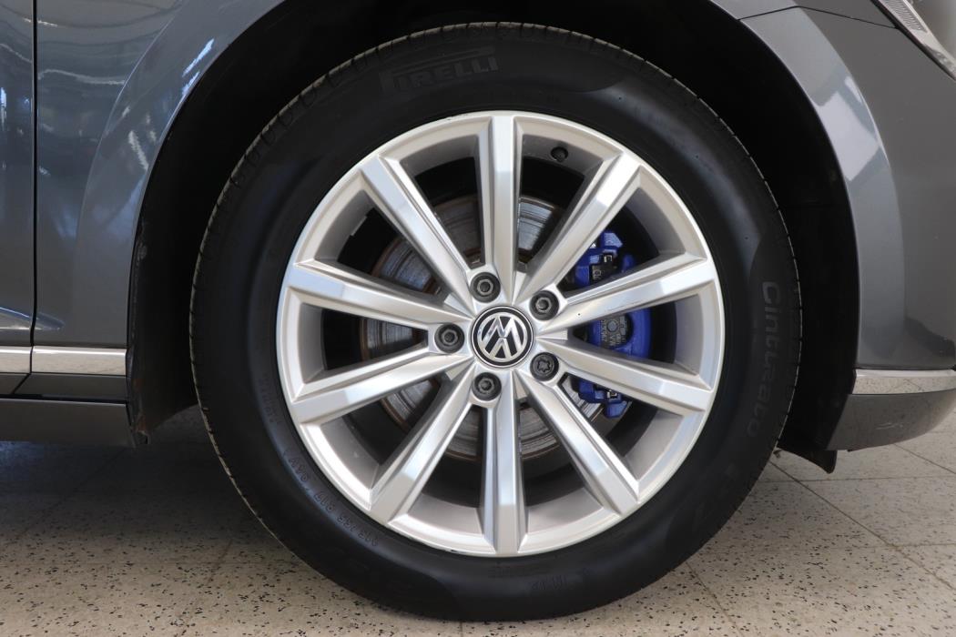 VOLKSWAGEN PASSAT 2017