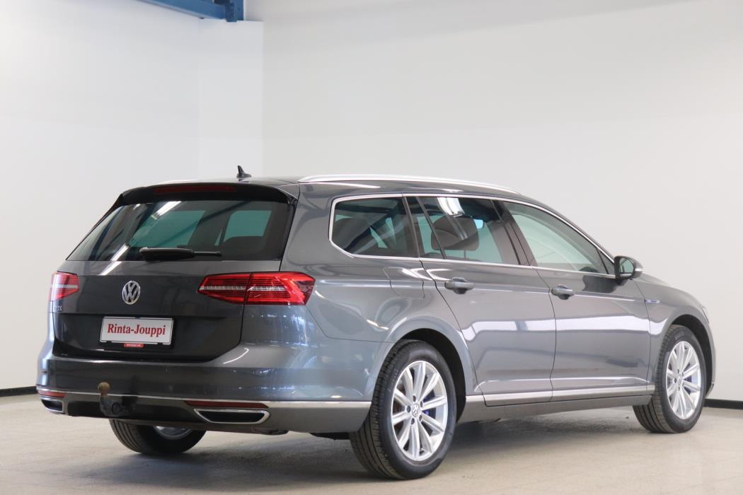 VOLKSWAGEN PASSAT 2017
