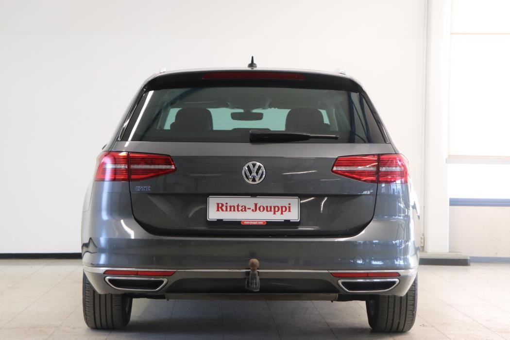 VOLKSWAGEN PASSAT 2017