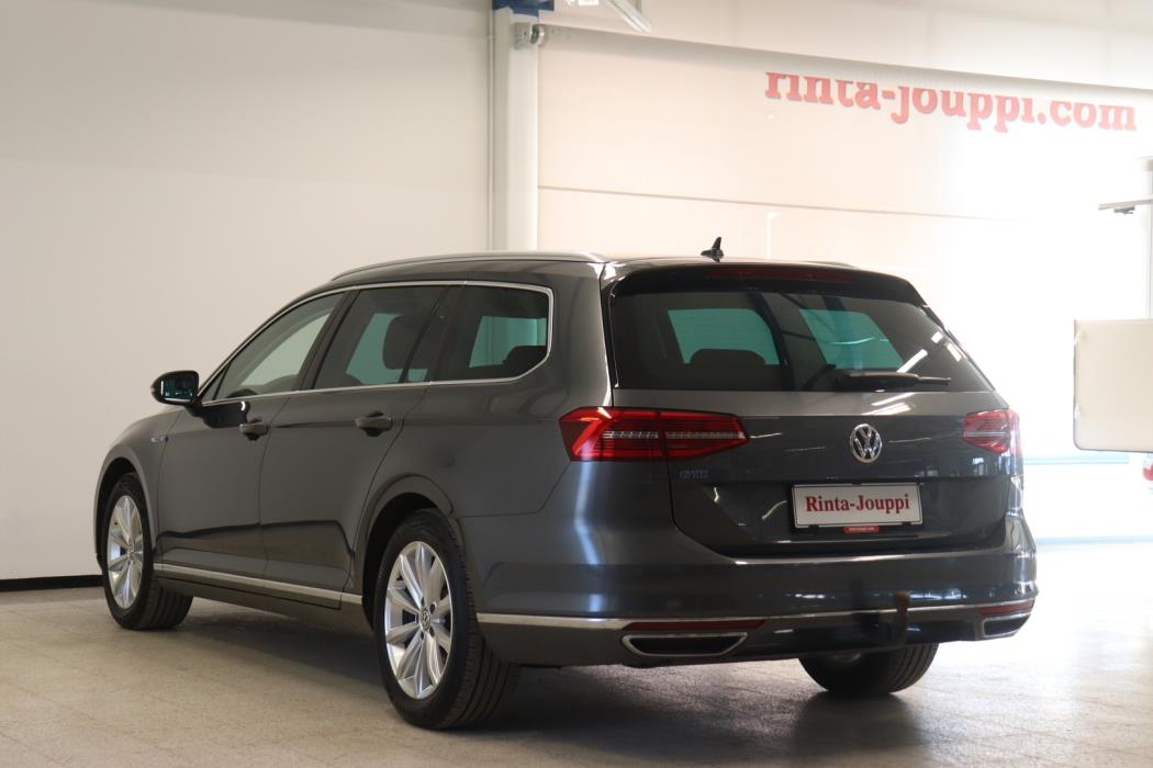 VOLKSWAGEN PASSAT 2017